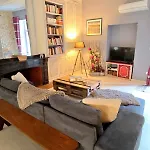 Apartment Le Cocon Des Arcades - Central, Balcon -