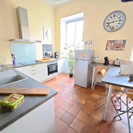 Apartament Le Cocon Des Arcades - Central, Balcon - Limoux
