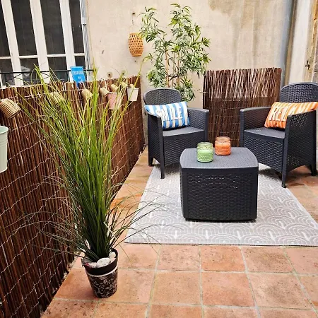 Le Cocon Des Arcades - Central, Balcon -