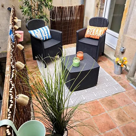 Le Cocon Des Arcades - Central, Balcon -